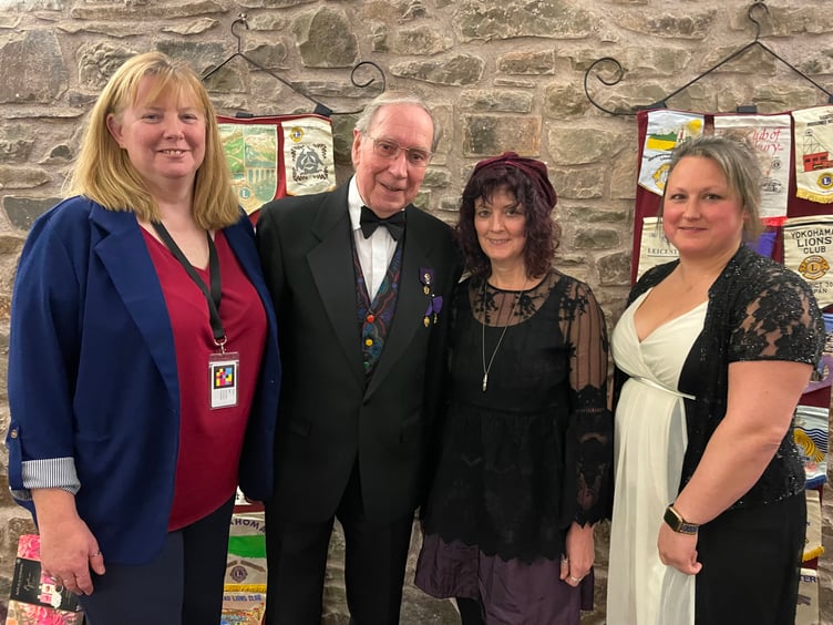 Lion Eric Parkes with left, Tricia Sail from the RNIB with Jane Williams and Sam Perkins from The Turning Tides Project.  AQ 7080
