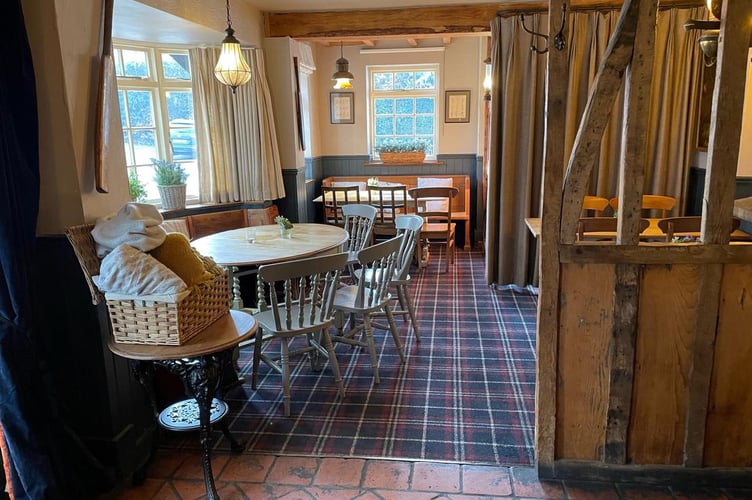 The Bat & Ball pub is described as a popular “destination” pub,  well known for its hosting of various local events, including live music, quizzes and beer festivals