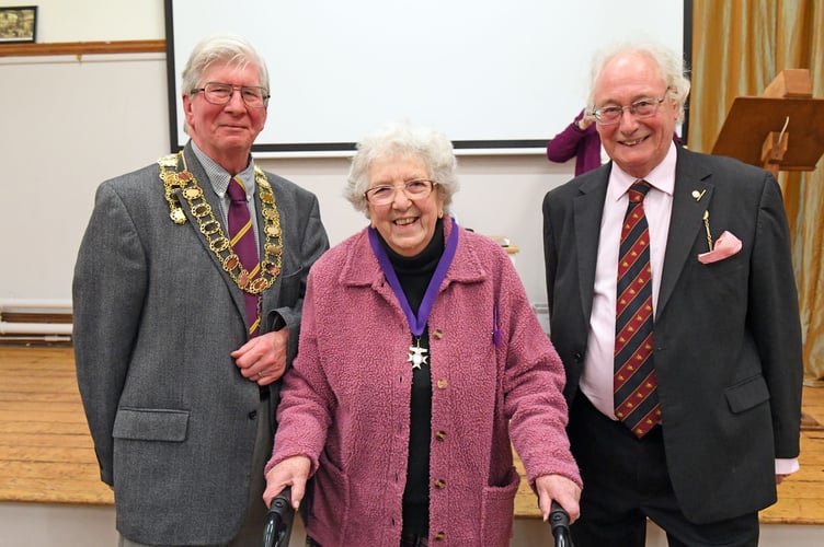 HASLEMERE VOLUNTEER AWARDS 
HASLEMERE, SURREY
ENGLAND
MARCH 21st 2024
Haslemere Volunteer Award Scheme ceremony, honouring residents who have given selflessly to the community were presented at the Haslemere Town Councilâs annual meeting held at Haslemere Museum
The medals for the awards were donated by Sir Ray Tindle, the late proprietor of the Herald
The Haslemere Volunteer Award Scheme is run by volunteers and nominations are sought annually for those who have provided help and support to vulnerable members of the community during recent years
(centre) - Freda Chapman - a well known and very popular lady
(Photo by Malcolm Wells)
 
Standard reproduction rates apply, contact Malcolm Wells to arrange payment
malcolmrichardwells@gmail.com