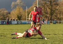 Petersfield maintain unbeaten record with emphatic bonus-point win