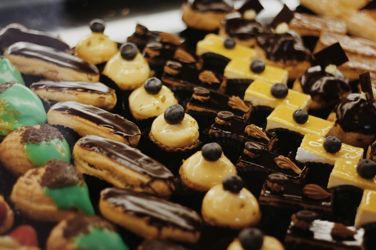 Cannes Bakery Eclair Patisserie Display Dessert Food Images & Pictures Chocolate Shop People Images & Pictures Human Sweets Confectionery Biscuit Cookie Cream Creme Fudge Cake Images Icing Free Pictures