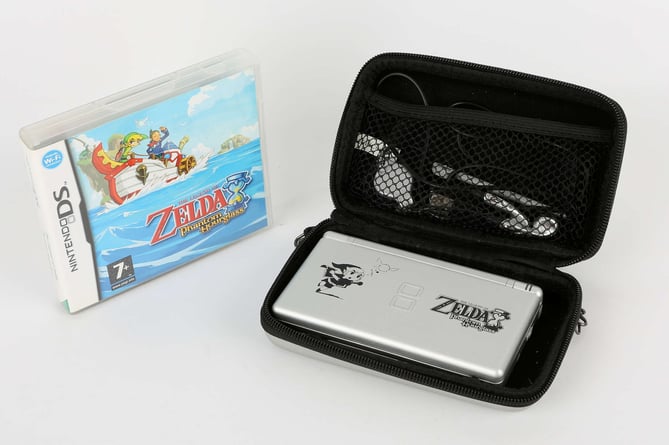 Nintendo DS Lite in The Legend of Zelda Phantom Hourglass limited edition