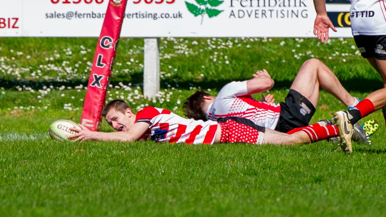 Jack Mardle scores in the right corner.