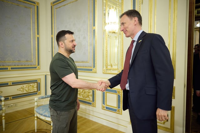Chancellor Hunt reaffirms UK commitment to Ukraine on Kyiv visit
