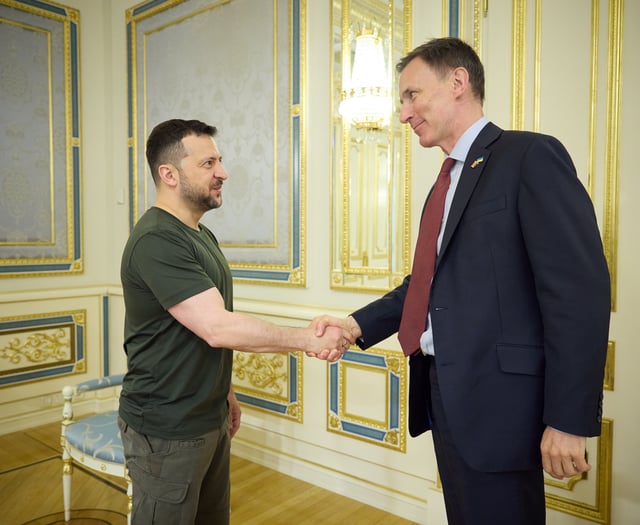 Chancellor Hunt reaffirms UK commitment to Ukraine on Kyiv visit