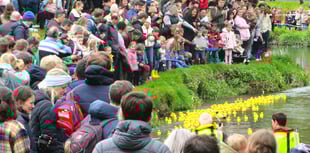 VIDEO: Huge crowds flock to the 2024 Great Farnham Duck Race