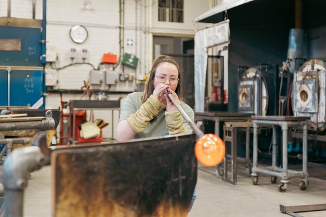 Fiona Byrne glass blowing