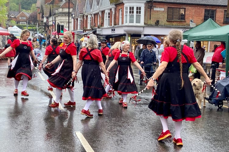 Mayflower Morris dancers entertaining fair-goers (Michelle Monaghan)