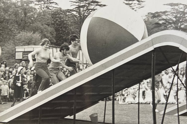 Farnham It's a Knockout team Farnham Park 1974