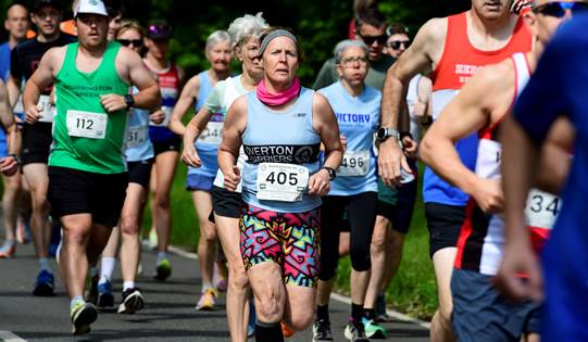<p>It was a lovely day for running the Alresford Rotary 10k (Photo: Rob Wesley)</p>