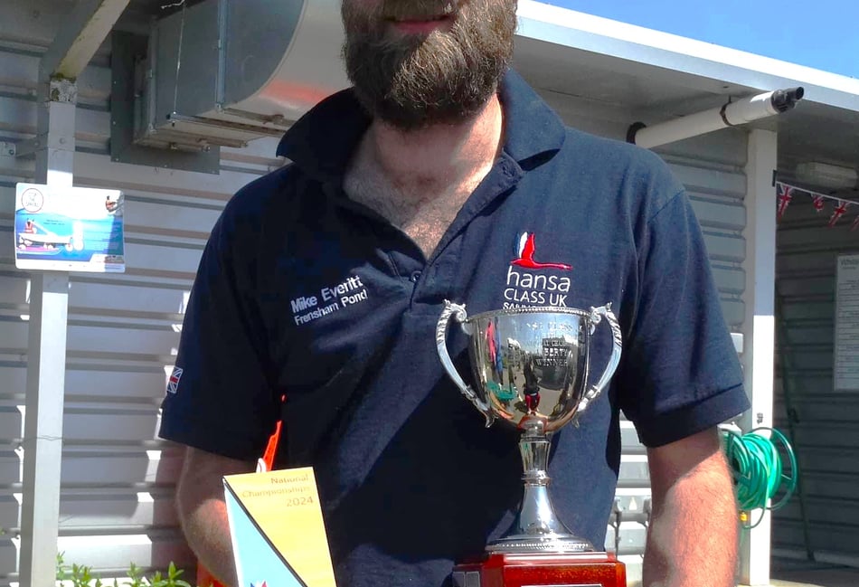 <p>Mike Everitt with the trophy (Photo: Eve Everitt)</p>