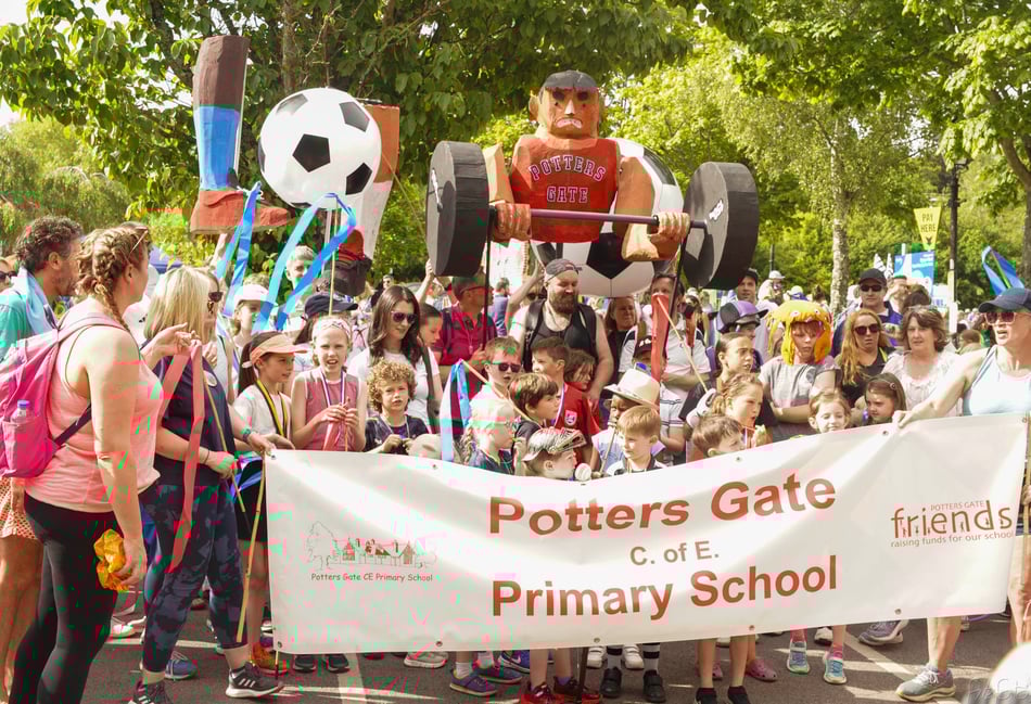 <p>Potters Gate Primary School took part in the 2024 Farnham Carnival along with many others.</p>