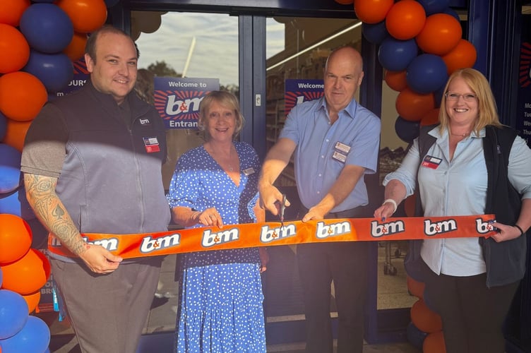 B&M Forest Centre Bordon Ribbon Cutting
