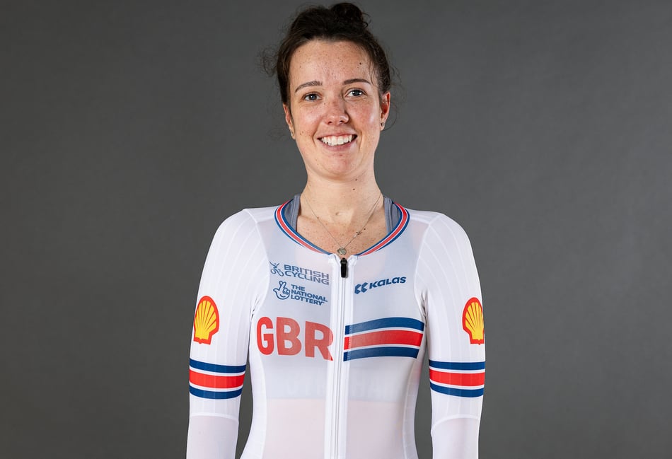 <p>Lizzi became a Tandem cyclist after attending a British Cycling talent ID day in 2020 (Alex Whitehead / SWpix.com)</p>