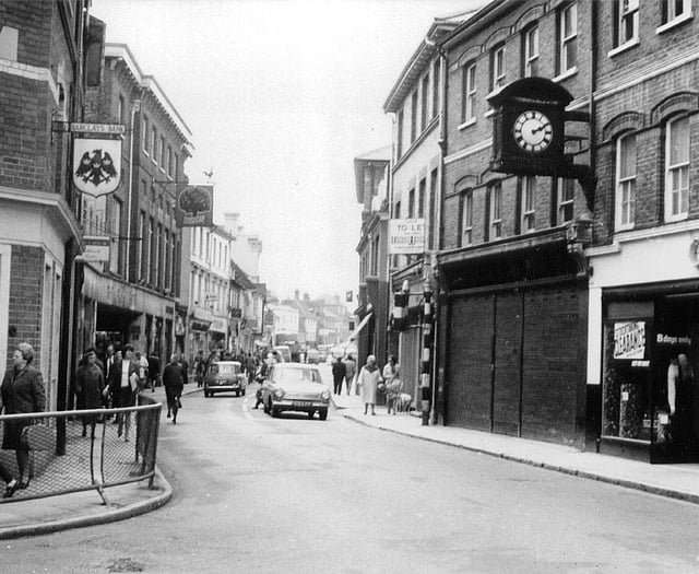 Farnham doesn't need wider pavements - just smaller cars!