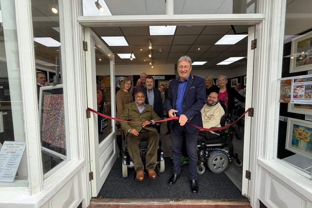 Alan Titchmarsh working on a new garden after leaving Holybourne