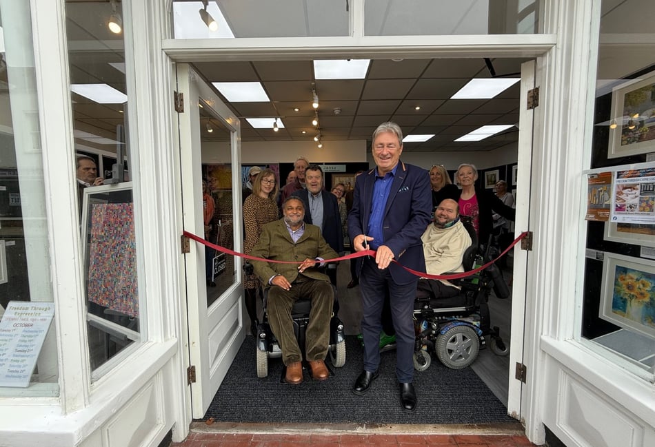 <p>Alan Titchmarsh opened the Freedom Through Expression gallery in Alton in 2024.</p>