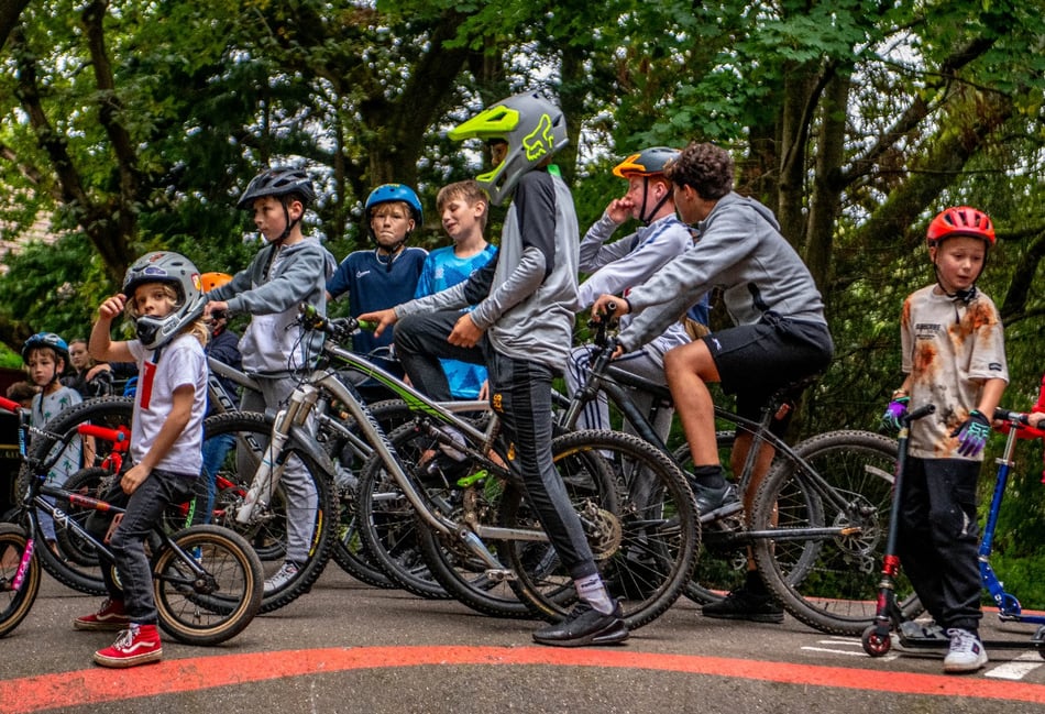 <p>Trackfest participants enjoying the day (Whitehill Town Council)</p>