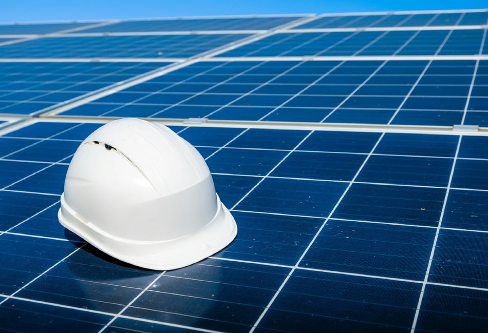 <p>The University of Surrey has won approval for a solar farm at Hogs Back.</p>