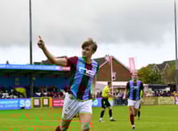 Heroic defending and great shot end Farnham's unbeaten home run