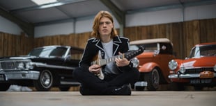 Teenage blues star Toby Lee to support Jools Holland