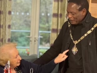 Mayor's Remembrance visit to care home