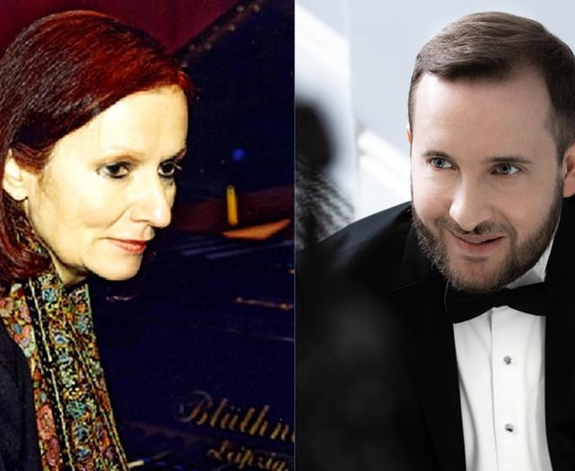 Four hands on the piano for Beethoven concert