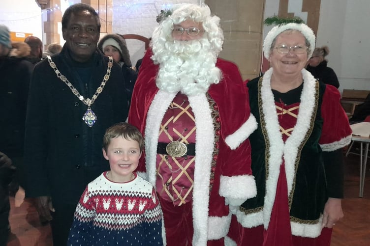 Badshot Lea Christmas Lights switch on