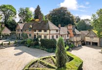 "Magnificent" country house for sale includes massive library and eight acres of land