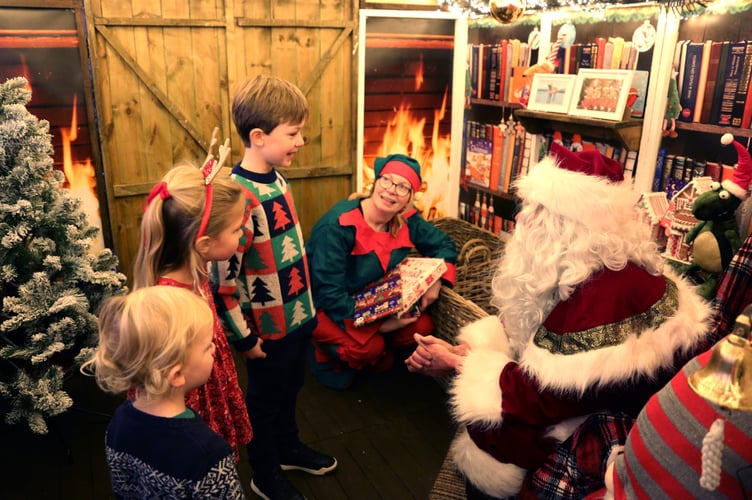Squires Badshot Lea Christmas Grotto PIC2