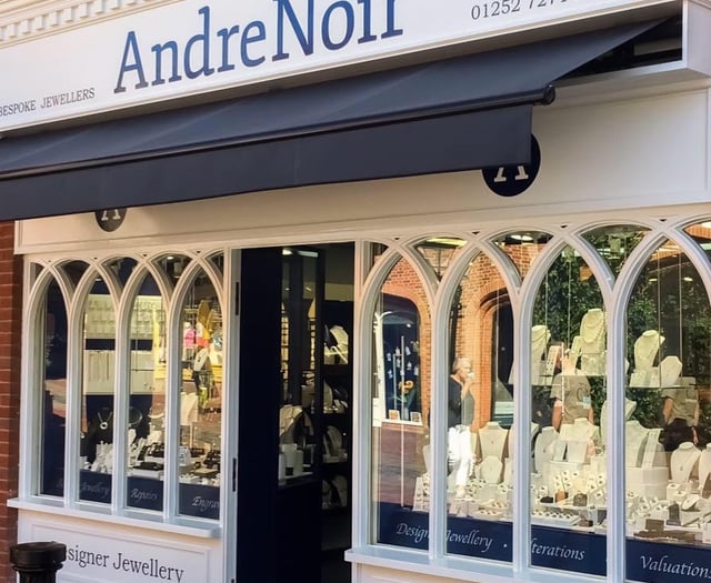Christmas sparkle with free £1K draw at Andre Noir