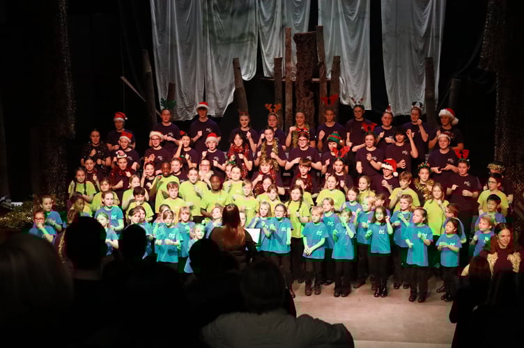 Farnham Youth Choir's senior, junior and training choirs, Medici Theatre, Weydon School, December 7th 2024.