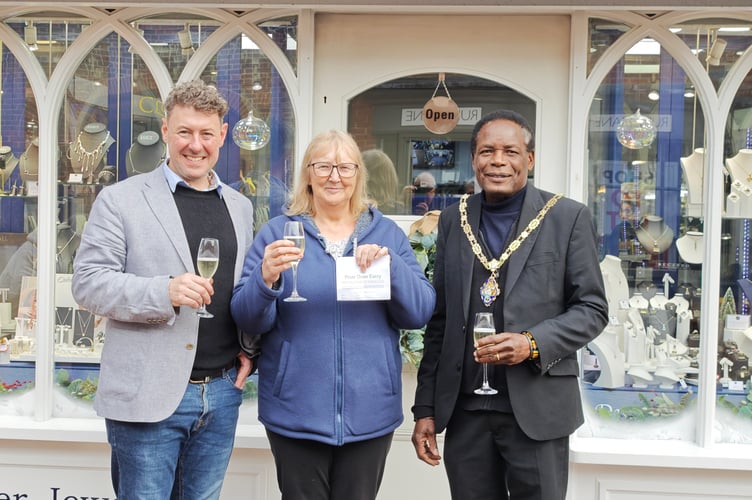 Andre Noir Prize Draw Winner Farnham