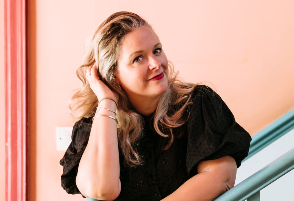 <p>Author Lucy Barker is coming to Goldfinch Books in Alton</p>