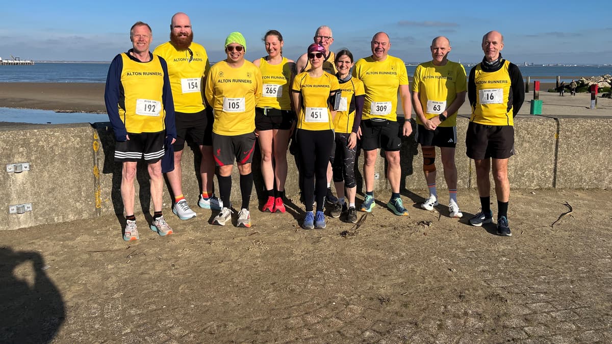 Alton Runners impress at Ryde ten-mile race | farnhamherald.com