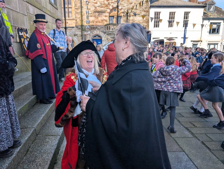 Smiles from the mayor of Bodmin, Cllr Liz Ahearn and Rev. Elaine Munday join the children dancing (Picture: Aaron Greenaway)