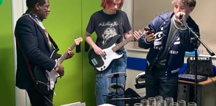 Ex-mayor to pull guitar strings at fete