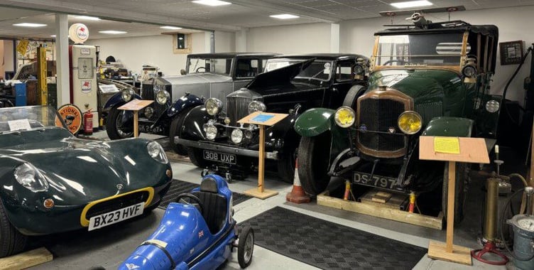 More exhibits from the museum up for auction