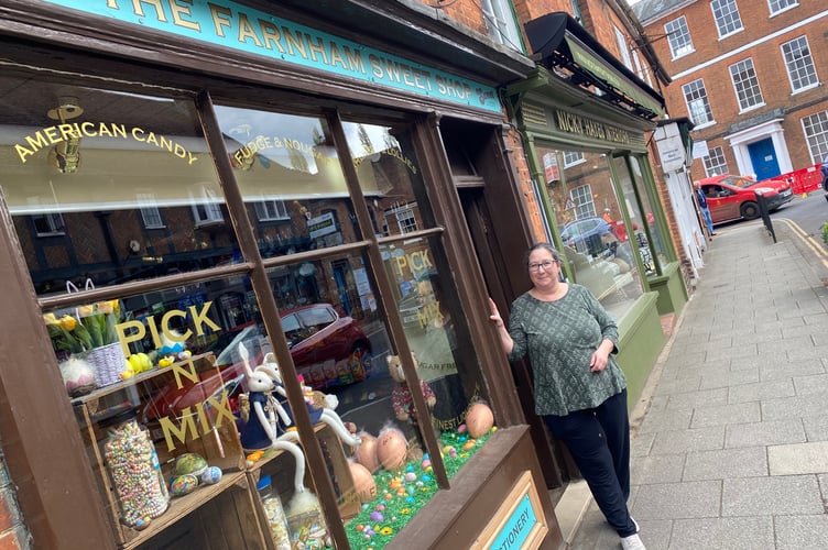 Sweet Lizzy Fearnley Downing Street Farnham