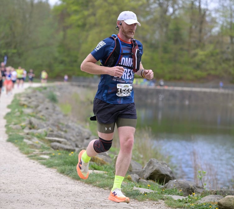 Former soldier Alan Stapleton runs the Leeds half-marathon so other soldiers don't have to suffer like he did