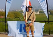 Veteran adapts to heat with WWII desert uniform in London Marathon