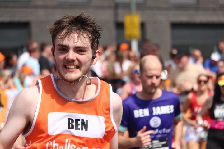 Great effort from Ben Watters as he completes the London Marathon 2025 for the Challengers charity.