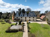 "Captivating" period home for sale is converted oast house 