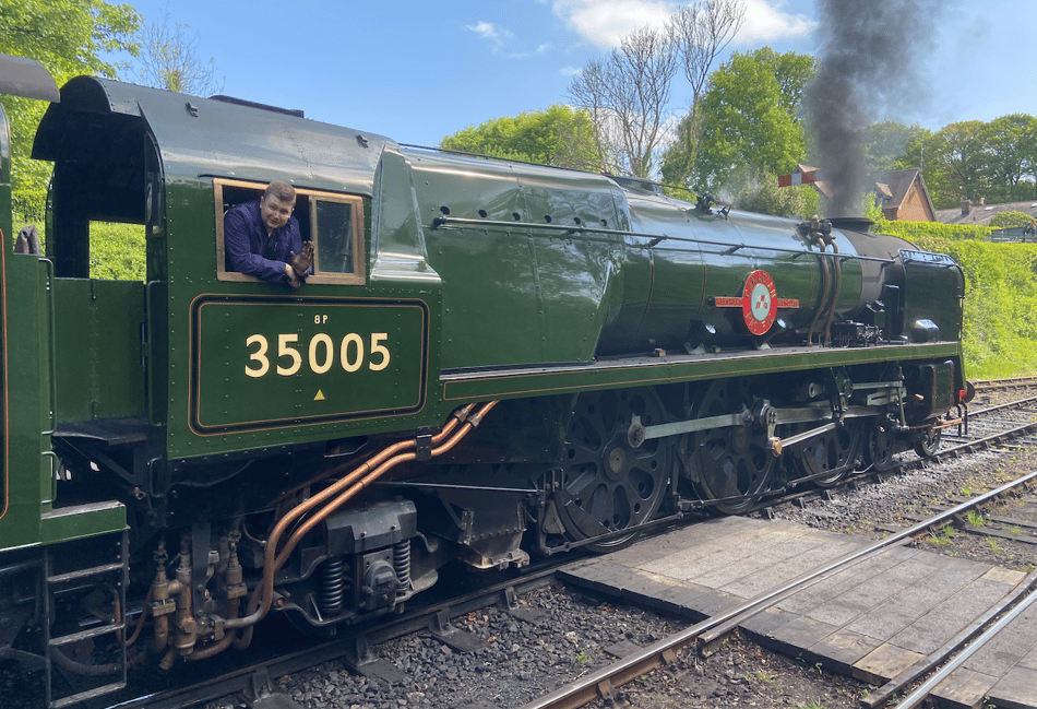 <p>Canadian Pacific prepares to leave Alresford station with the 11am VE Day 80 train bound for Alton</p>