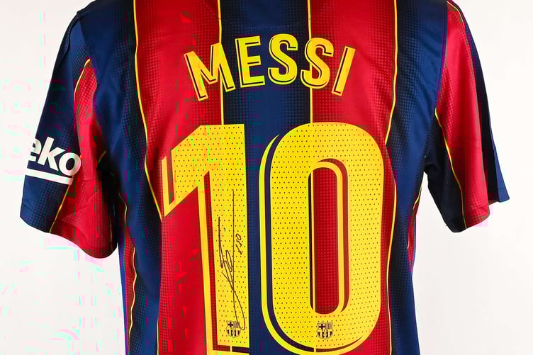 Lionel Messi official signed Barcelona shirt