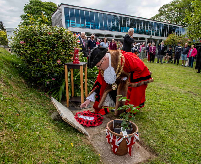 VE Day 80th anniversary marked at library