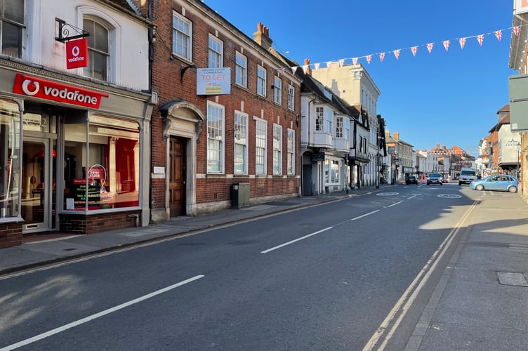 Our correspondent believes Farnham town centre needs a better selection of shops.