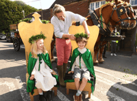 Sun shines on thousands at 21st Alresford Watercress Festival