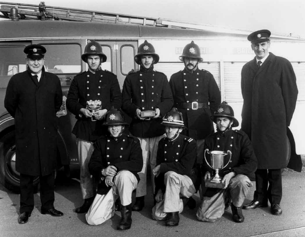 Tribute paid to former Alton firefighter Don Welton