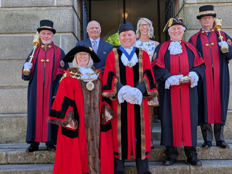 The mayor of Bodmin, Cllr Liz Ahearn, pictured with Cllr Mike Barbery, their consorts and the mayoral party. (Picture: Aaron Greenaway/Tindle)